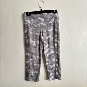 Old Navy Kids Leggings in Gray Pattern